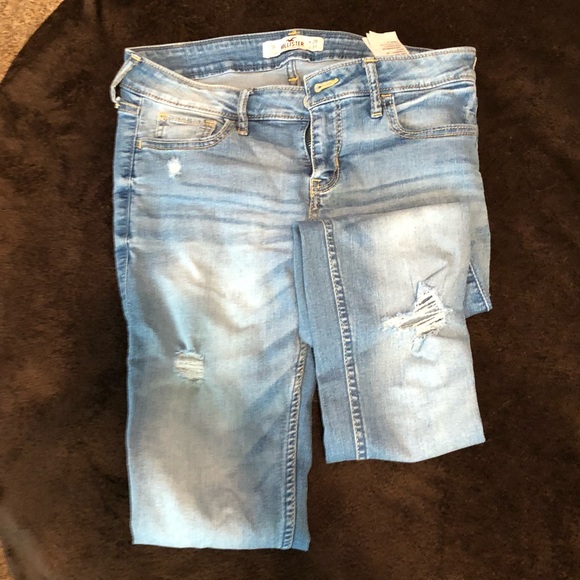 Hollister light wash jeans - Picture 2 of 2